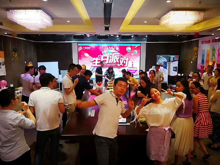 <b>YH533388银河科技2018年第二季度生日会暨歌王争霸赛圆满举行</b>