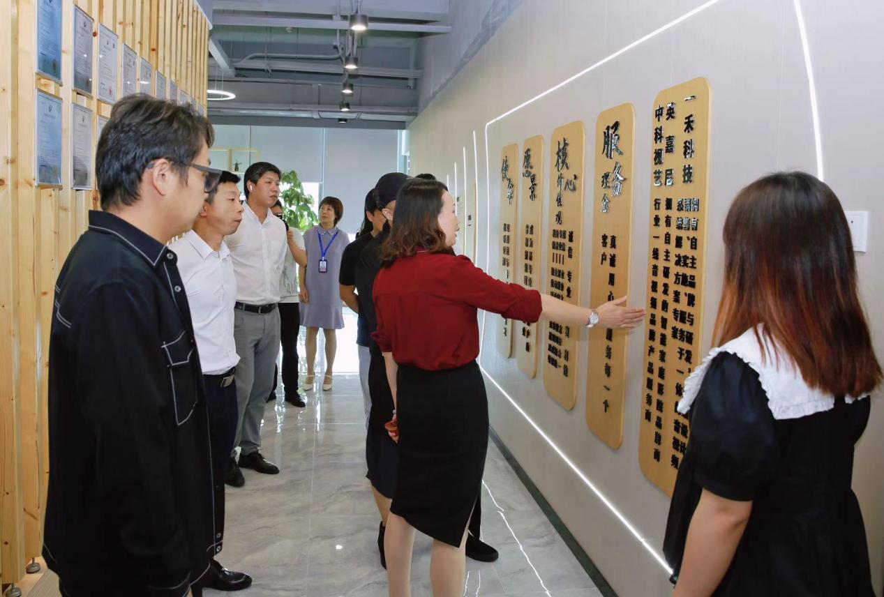 深圳市室内设计师协会设计师参观YH533388银河科技